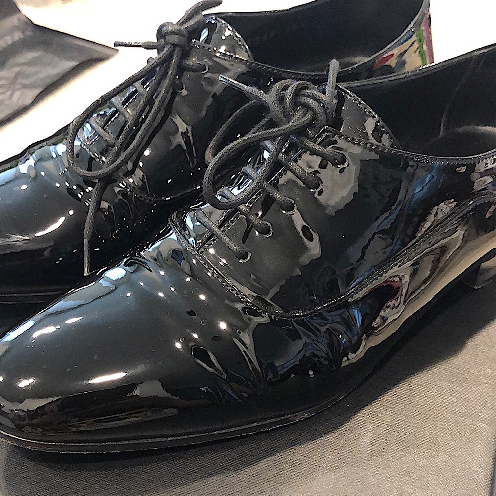 Saint Laurent - Baltic Nero. Flat heel leather up